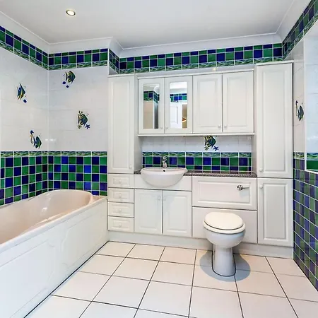 Old Slade Cottage - Train To London 30Mins, Heathrow 15Mins Away,Free Parking - En-Suit Rooms West Drayton  Exterior foto